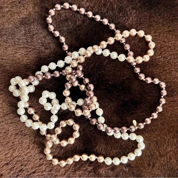 Roman Women’s Vintage Opera Length 30” Faux Ombré Pearl Necklace - Picture 11 of 16